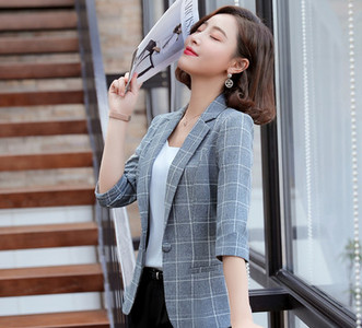 Γυναικείο καρό σακάκι με μανίκια τρία τέταρτα