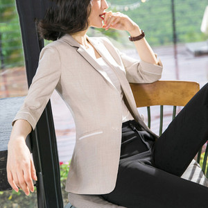 Γυναικείο casual σακάκι με μήκος μανίκι 3/4