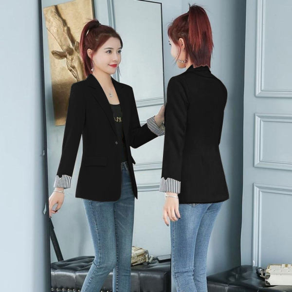 Elegantiškas švarkas su dryžuotais motyvais