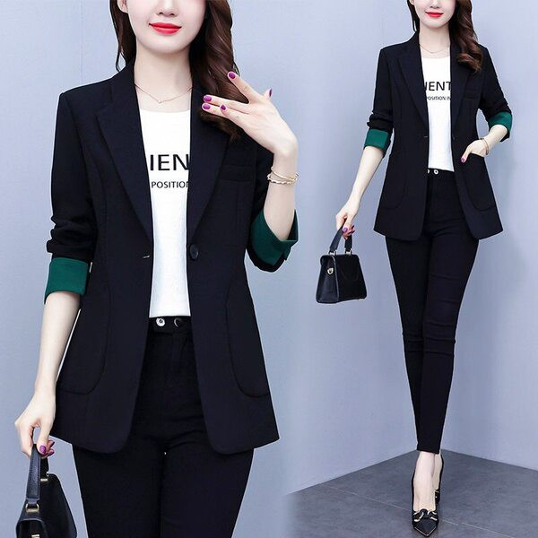 Moteriška juoda striukė su kišene