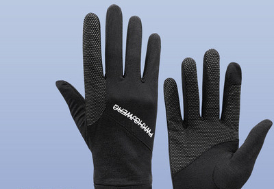 Sportiškos vyriškos pirštinės su užrašu