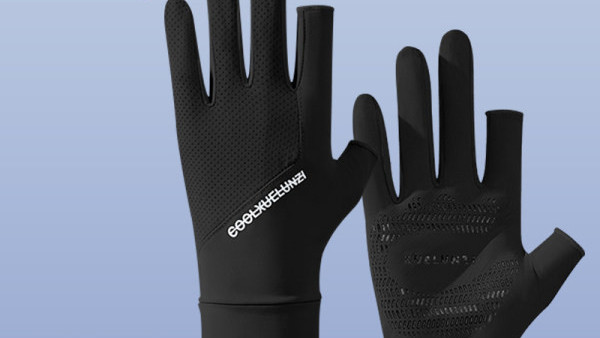 Sportiškos vyriškos pirštinės su užrašu