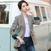 Moteriška languota striukė ilgomis rankovėmis