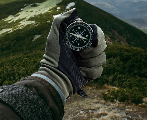 Мъжки ръкавици с бродерия