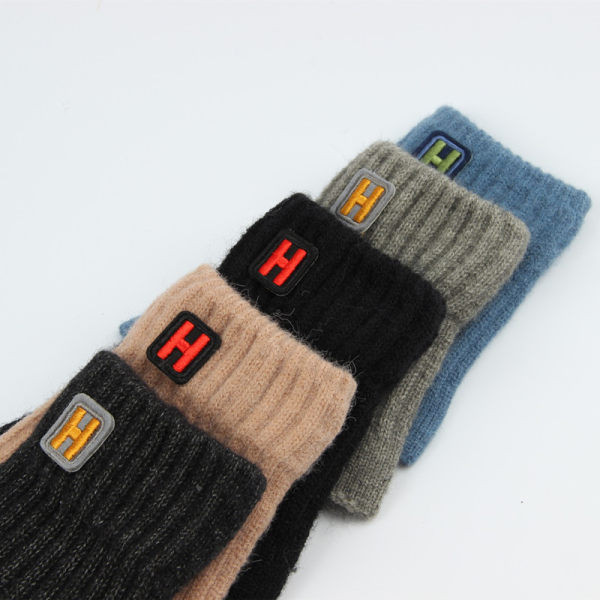 Мъжки  зимни ръкавици с бродерия