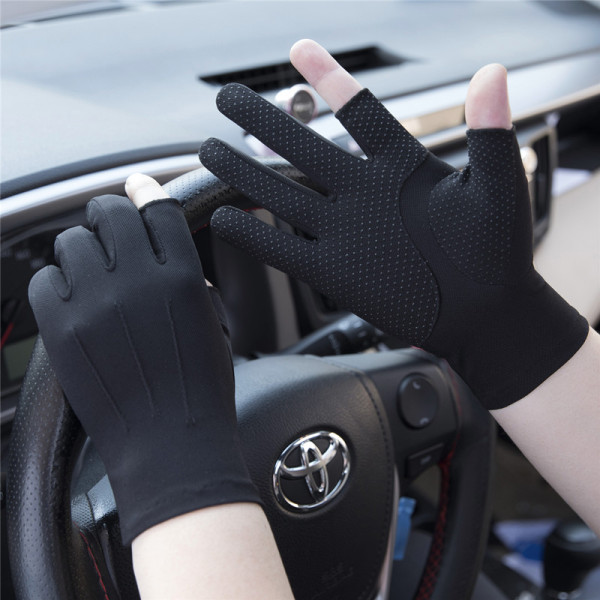 Изчистени мъжки ръкавици