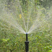 Αναδυόμενος ψεκαστήρας 360 μοιρών 1/2" Ακροφύσιο ψεκασμού άρδευσης κήπου με ρυθμιζόμενο θηλυκό νήμα Ποτίσματος γκαζόν