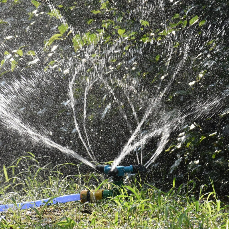 Ψεκαστήρες κήπου Αυτόματο πότισμα Grass Lawn 360 μοιρών Περιστρεφόμενος ψεκαστήρας νερού 3 ακροφύσια Σύστημα άρδευσης κήπου τριών βραχιόνων