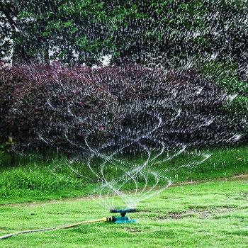 360-градусова автоматична въртяща се пръскачка за вода за тревни площи Система за бързо свързване Въртяща се дюза за тревни площи Консумативи за градинско напояване