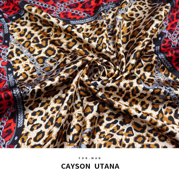 Модерен мъжки шал с животински принт