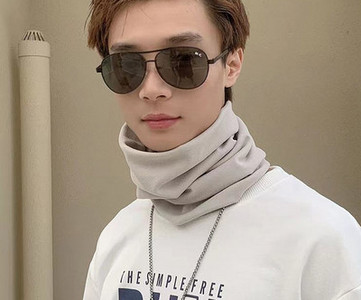 Muški zimski sportski šal s natpisom