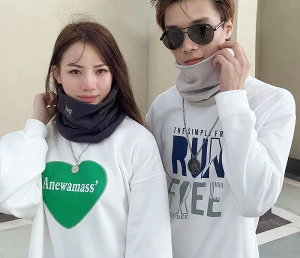 Muški zimski sportski šal s natpisom