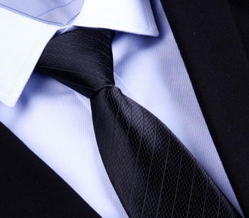Καθαρή ανδρική γραβάτα