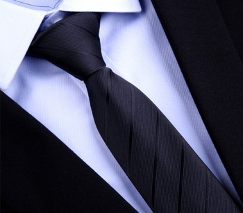 Изчистена мъжка вратовръзка