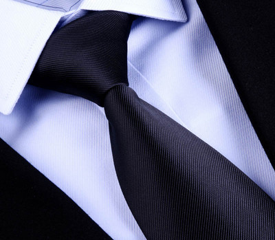 Καθαρή ανδρική γραβάτα