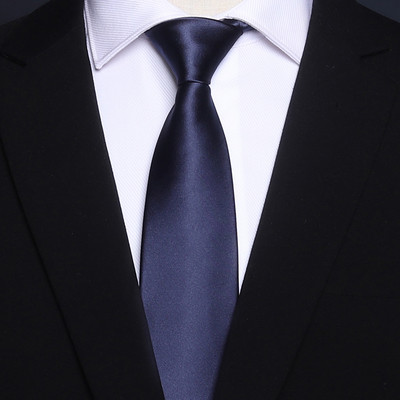 Κομψή ανδρική γραβάτα σε διάφορα χρώματα