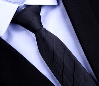 Svītraina vīriešu kaklasaite