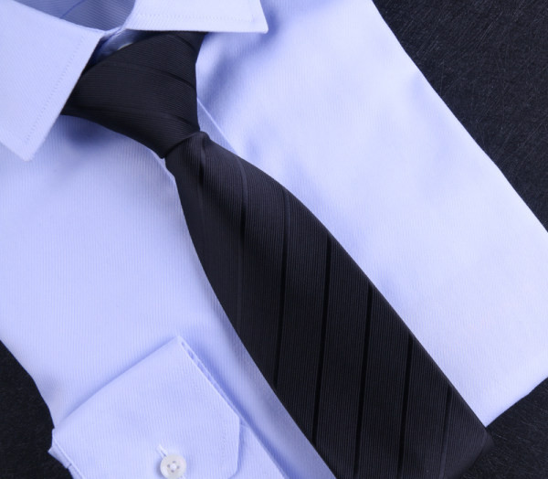 Svītraina vīriešu kaklasaite