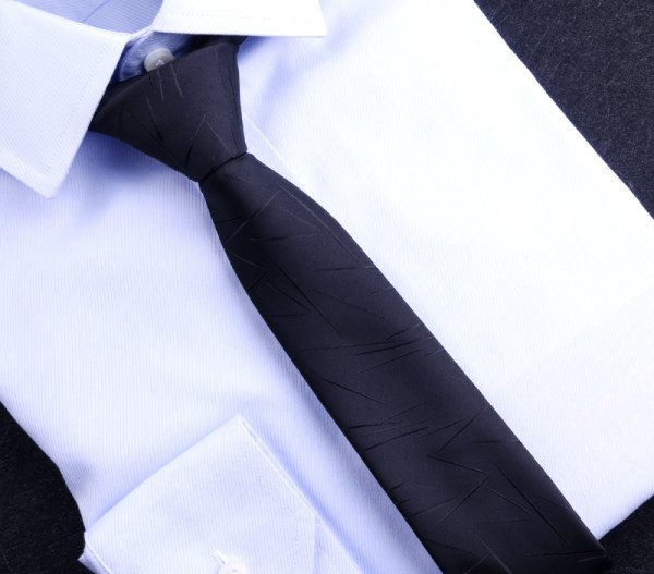 Svītraina vīriešu kaklasaite