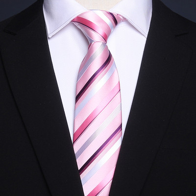 Moderna vīriešu kaklasaite – formāla