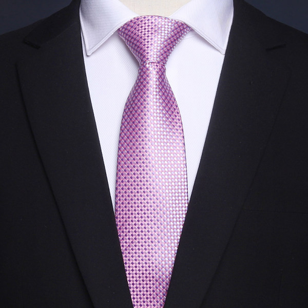 Moderna vīriešu kaklasaite – formāla