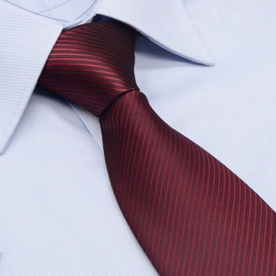 Κομψή ανδρική γραβάτα κατάλληλη για γάμο