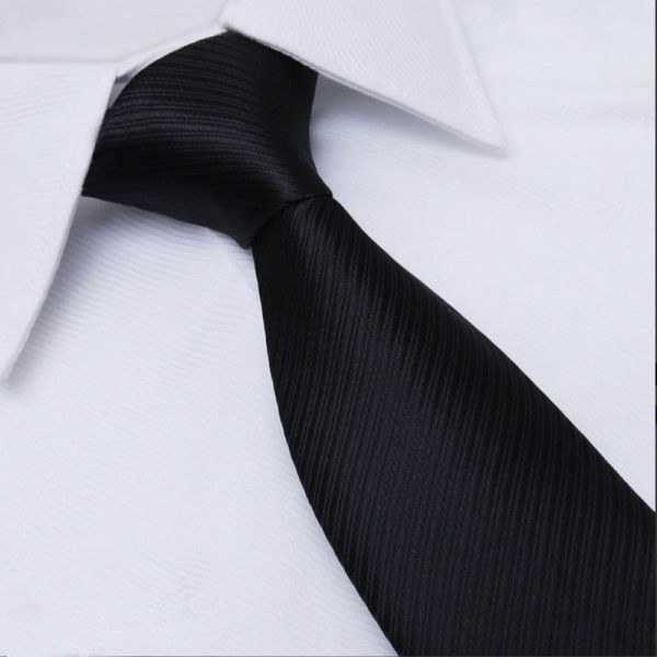 Vīriešu eleganta kaklasaite piemērota kāzām