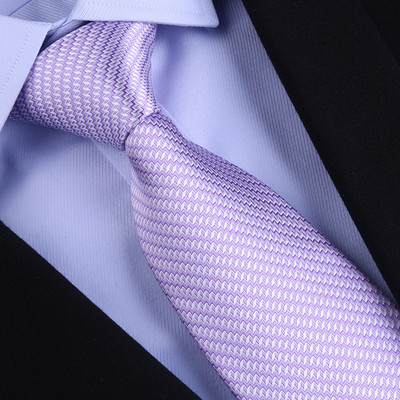 Κομψή ανδρική γραβάτα με φλοράλ μοτίβα