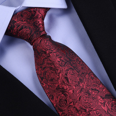 Κομψή ανδρική γραβάτα με φλοράλ μοτίβα