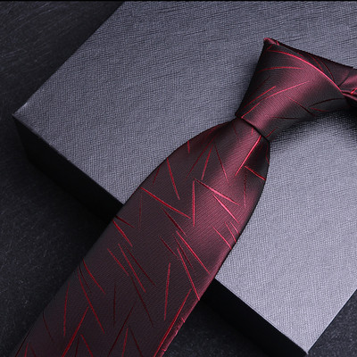 Ανδρική γραβάτα σε κόκκινο χρώμα