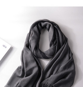 Ležerni muški šal prugastog uzorka