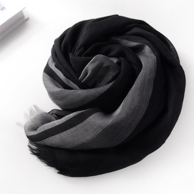 Ležerni muški šal prugastog uzorka