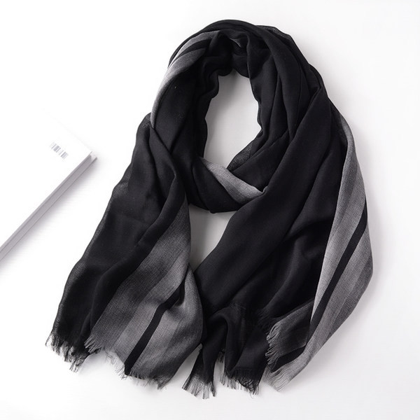 Ležerni muški šal prugastog uzorka