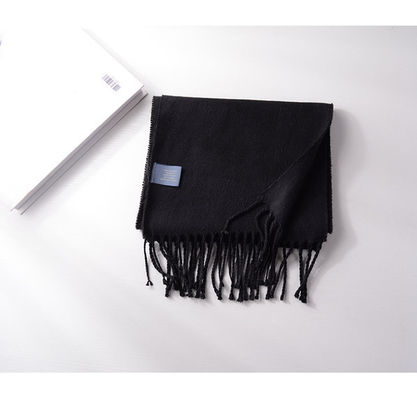 Vīriešu cietā šalles ikdienas modelis