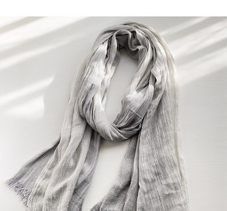 Φθινοπωρινό-χειμωνιάτικο ανδρικό κασκόλ με ριγέ σχέδιο