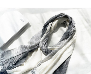 Φθινοπωρινό-χειμωνιάτικο ανδρικό κασκόλ με ριγέ σχέδιο