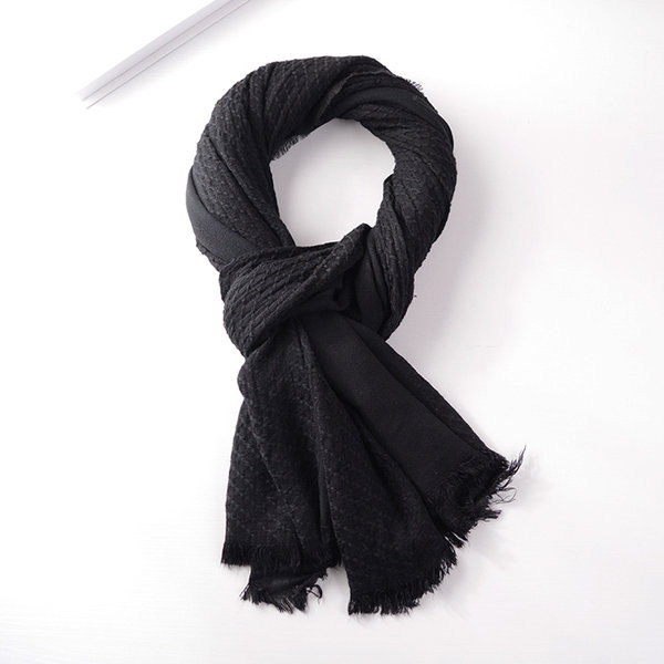 Klasiska vīriešu šalle ar apdruku