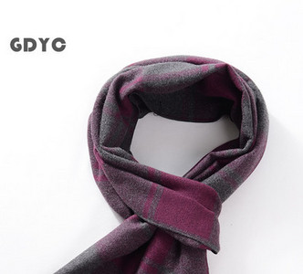 Karirani muški šal ležernog uzorka