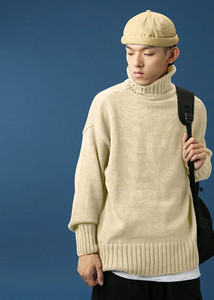 Ανδρικό πουλόβερ με ψηλό γιακά