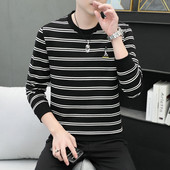 Ανδρικό ριγέ πουλόβερ με μίνι στάμπα