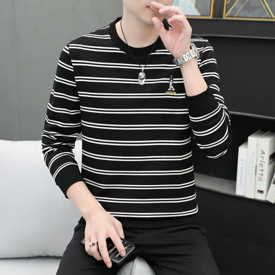 Ανδρικό ριγέ πουλόβερ με μίνι στάμπα