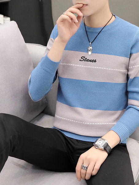 Ανδρικό ριγέ πουλόβερ με οβάλ λαιμόκοψη και κεντητά γράμματα
