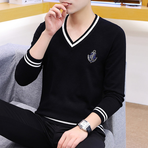 Ανδρικά πουλόβερ με μυτερό γιακά και στάμπα