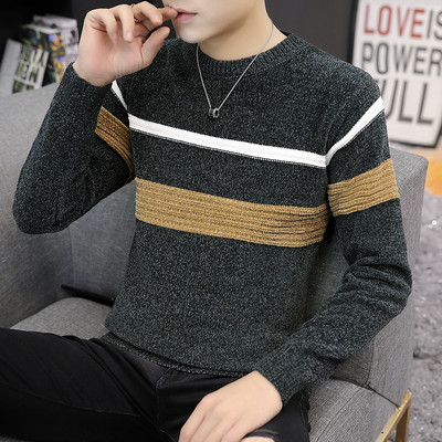 Ikdienas vīriešu džemperis - ar ovālu kakla izgriezumu