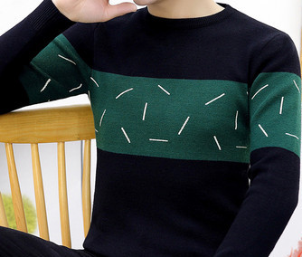 Ανδρικό πουλόβερ casual με λαιμόκοψη