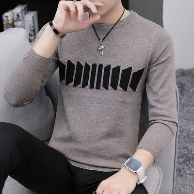 Ανδρικό χειμωνιάτικο πουλόβερ με οβάλ γιακά