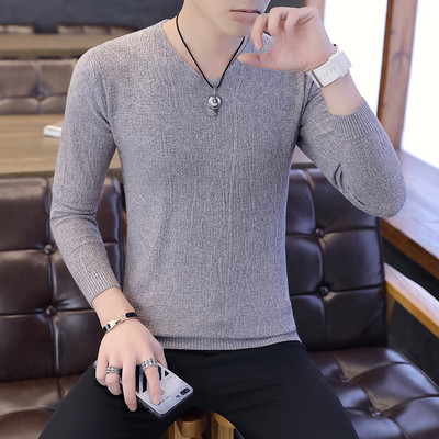 Jesenska muška bluza s V izrezom