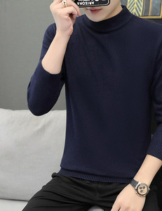 Elegants vīriešu džemperis ar augstu apkakli