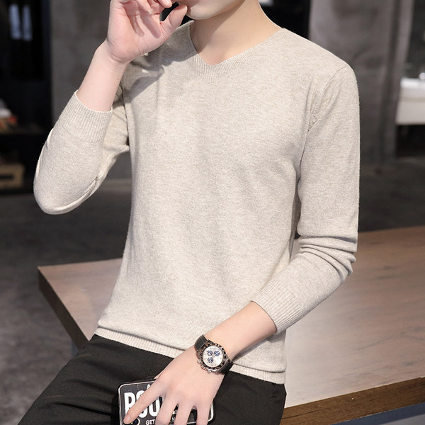 Ανδρικό πουλόβερ με λαιμόκοψη V