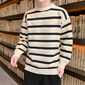 Novi model jesenskog muškog džempera sa ovalnom kragnom